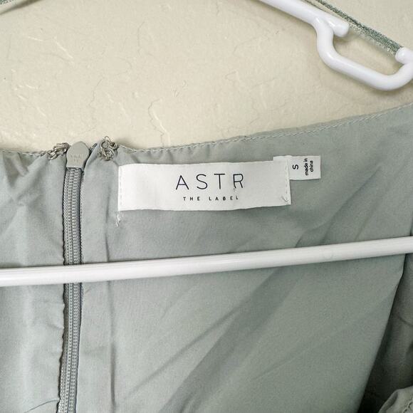 ASTR The Label Mayfair Cutout Cocktail Wedding Guest Dress In Sage Green - Picture 5 of 7